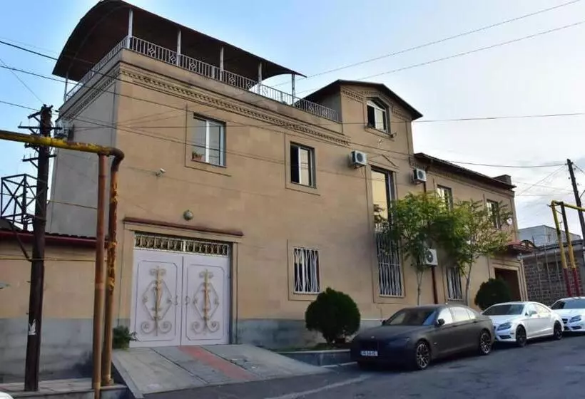 هتل Gyumri