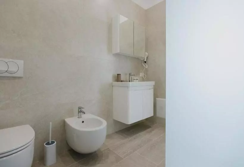 ホテル Kroi Near Castle Entrance Castle And Town View