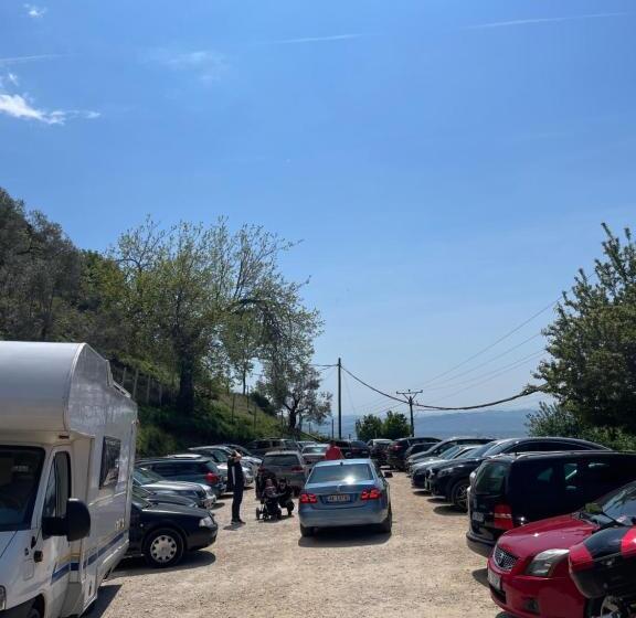 فندق Kroi Near Castle Entrance Castle And Town View