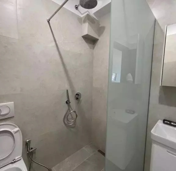 ホテル Kroi Near Castle Entrance Castle And Town View