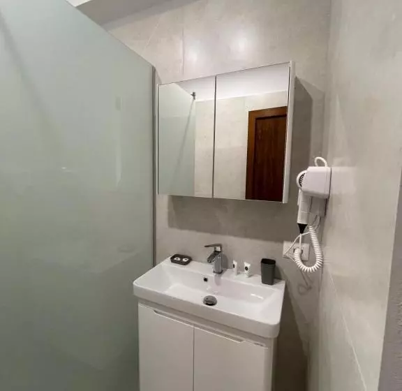 ホテル Kroi Near Castle Entrance Castle And Town View