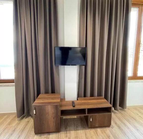 ホテル Kroi Near Castle Entrance Castle And Town View