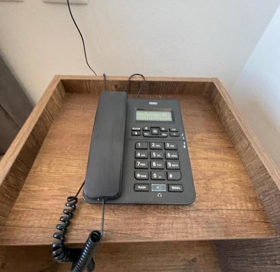 فندق Kroi Near Castle Entrance Castle And Town View