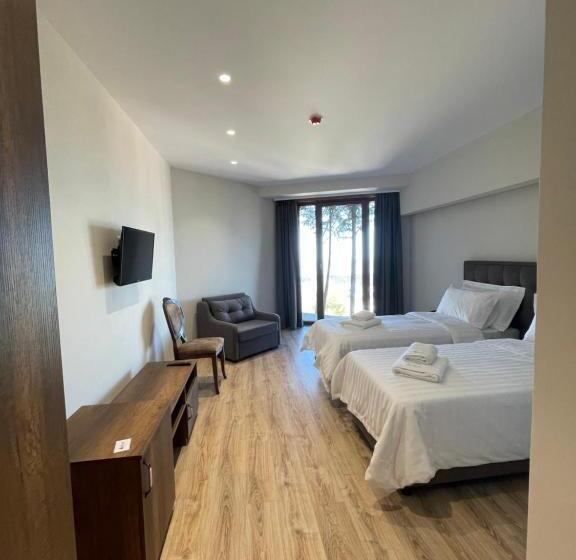 فندق Kroi Near Castle Entrance Castle And Town View