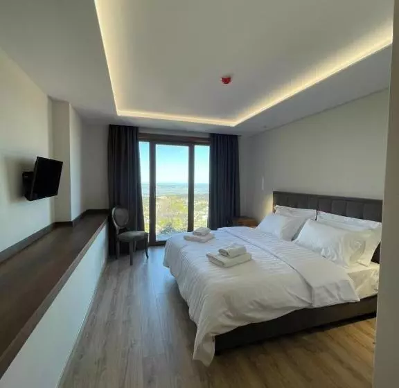 ホテル Kroi Near Castle Entrance Castle And Town View