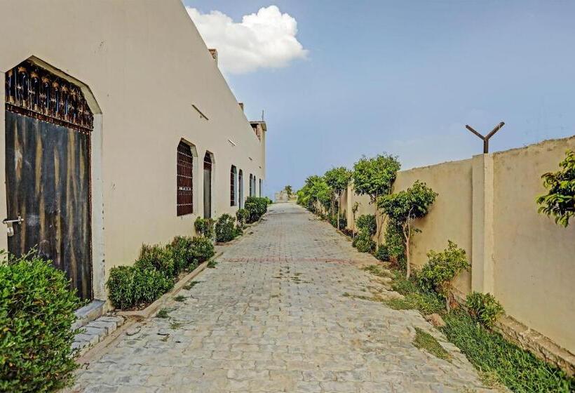 فندق Oyo Flagship 81180 Maa Pitambara