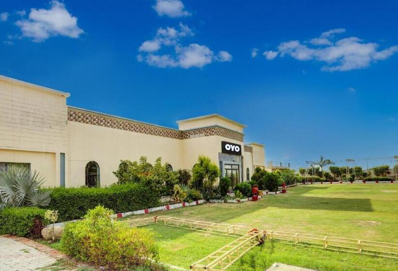 فندق Oyo Flagship 81180 Maa Pitambara