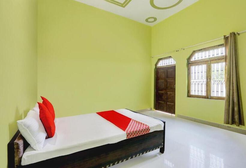 فندق Oyo Flagship 81180 Maa Pitambara