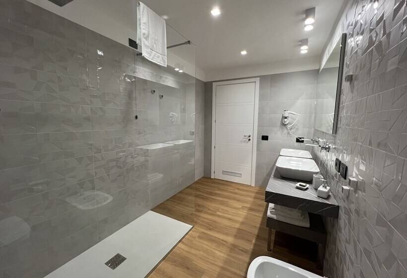 فندق Roccaregina