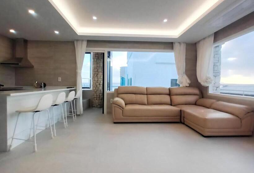 White Castle Pension