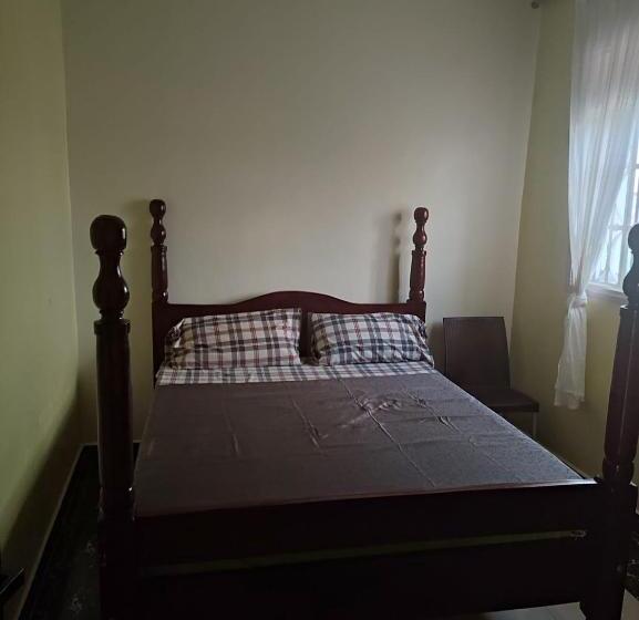 تختخواب و صبحانه Frankfurt Cottages