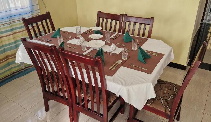 تختخواب و صبحانه Frankfurt Cottages