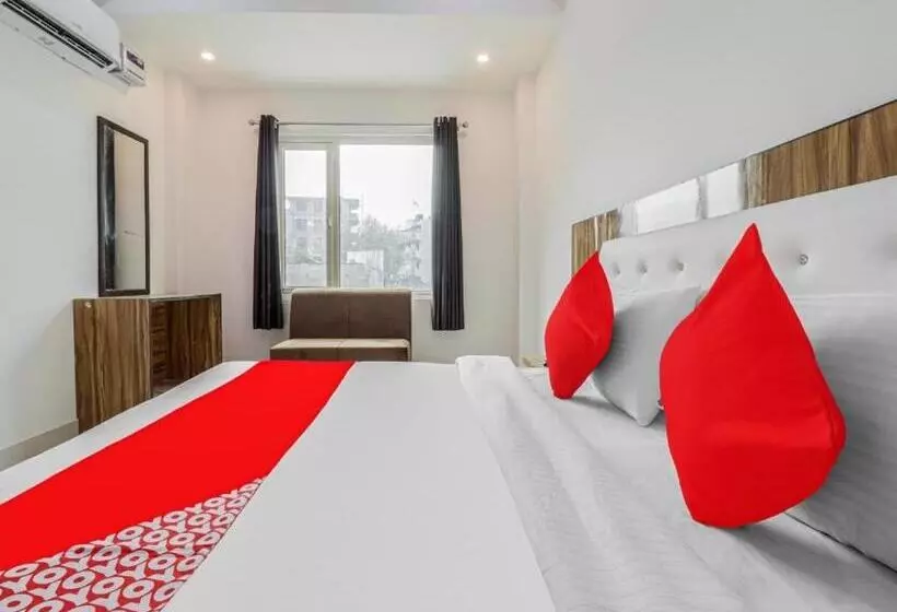 Hotelli Oyo Flagship 81052  Elite Inn