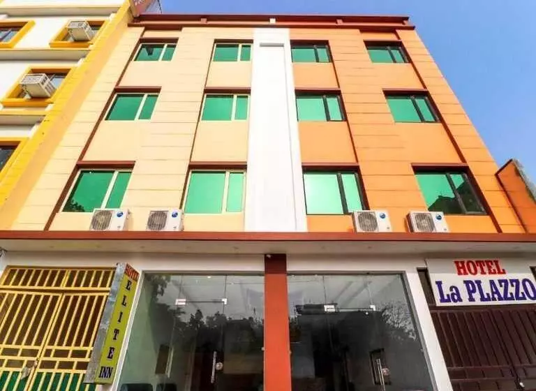 Hotelli Oyo Flagship 81052  Elite Inn