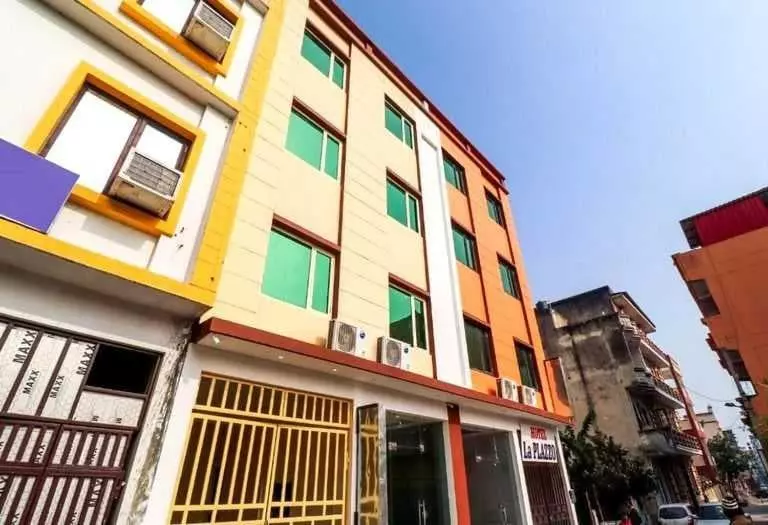 Hotelli Oyo Flagship 81052  Elite Inn