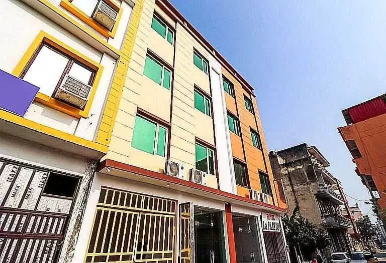 Hotelli Oyo Flagship 81052  Elite Inn