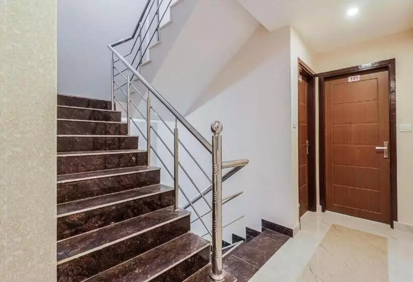 Hotelli Oyo Flagship 81052  Elite Inn