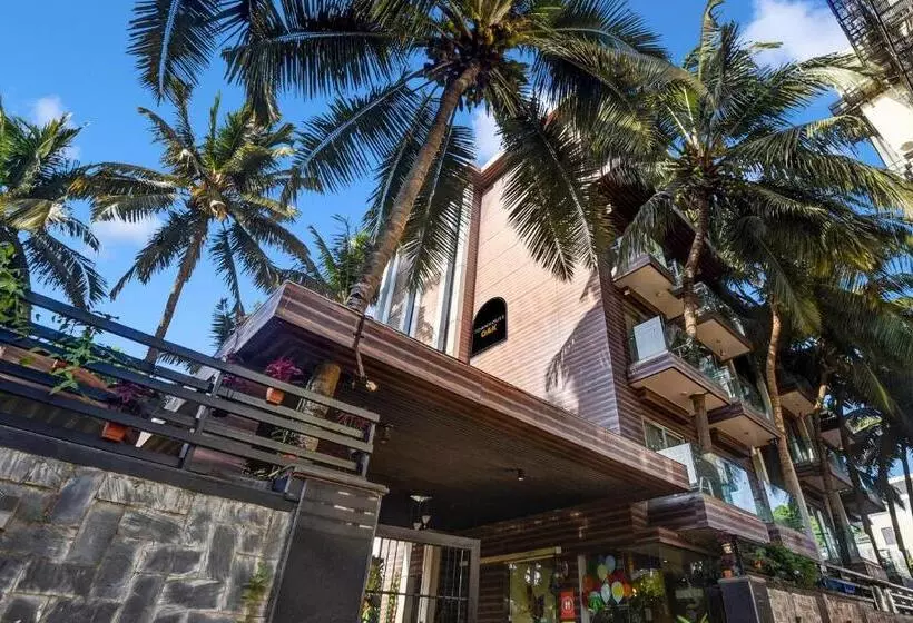 Hotelli Townhouse Oak Swan Resort