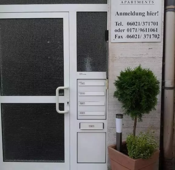 Hotelli Hofgarten Apartments