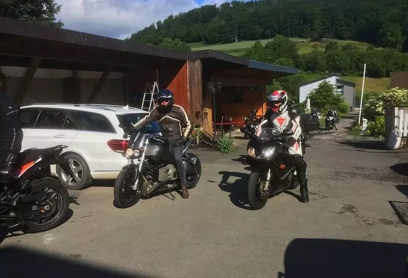 Hotelli Hoxter Am Jakobsweg