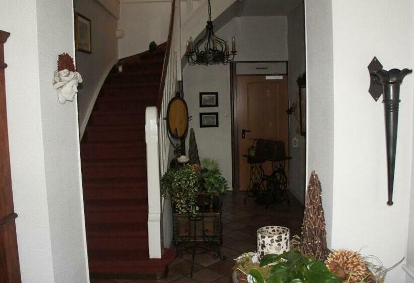 Отель Kropper Busch Garni