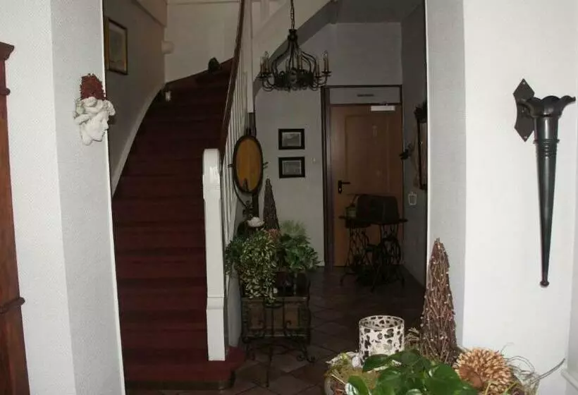 Hotelli Kropper Busch Garni