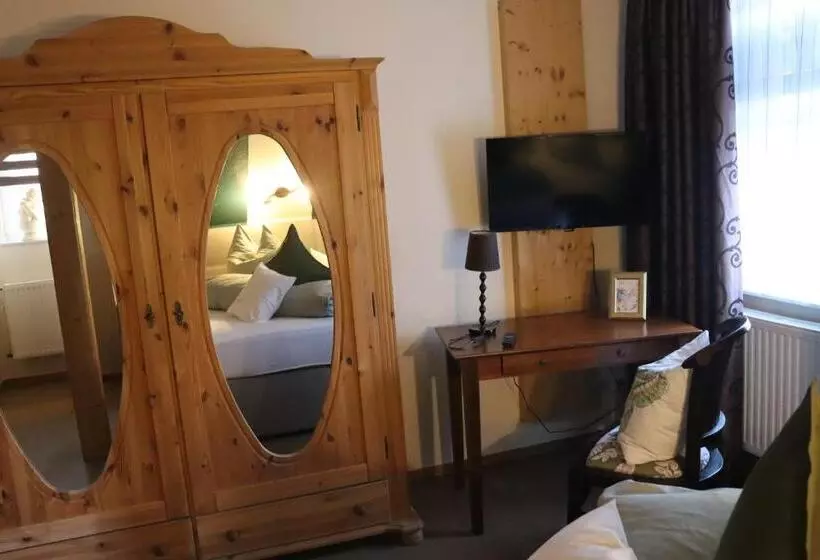 Hotelli Kropper Busch Garni