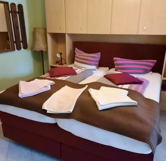 Hotelli Pension Barghus