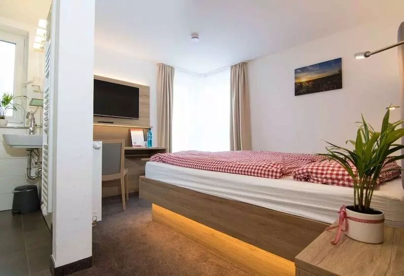 Hotelli Pension Klein