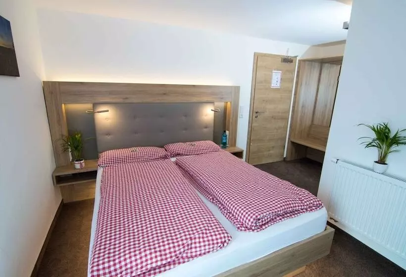 Hotelli Pension Klein