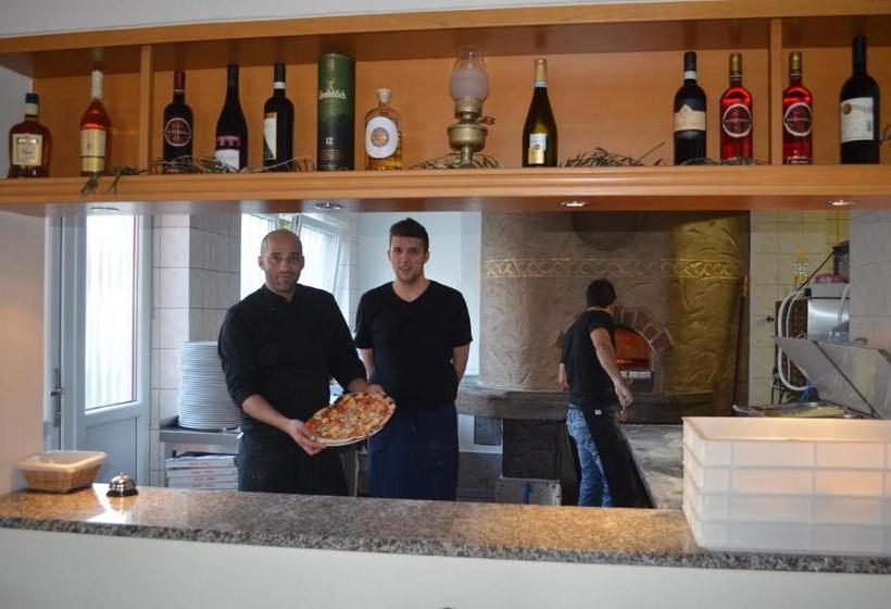 فندق Pension Ristorante Da Giova