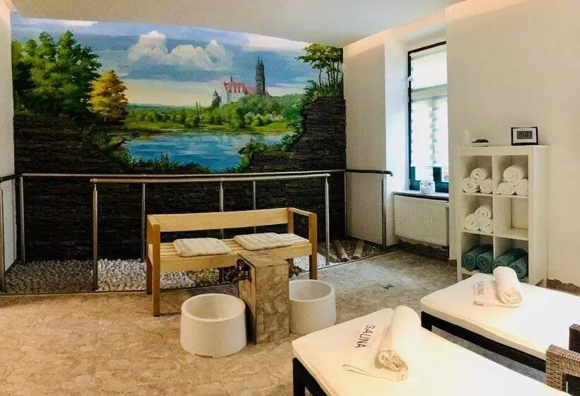 ホテル Schweizerhaus