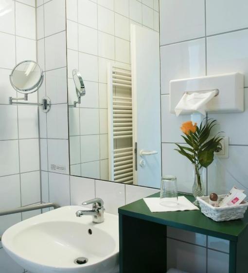 هتل Sportpark Bad Nauheim