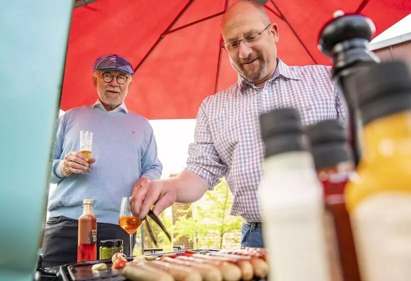 Hotelli Tiek Apartments