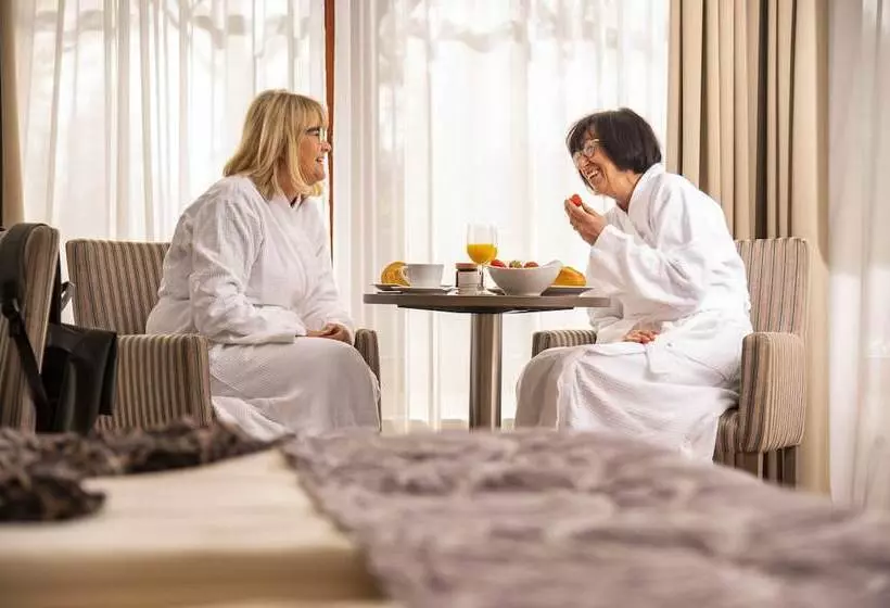 Hotelli Tiek Apartments