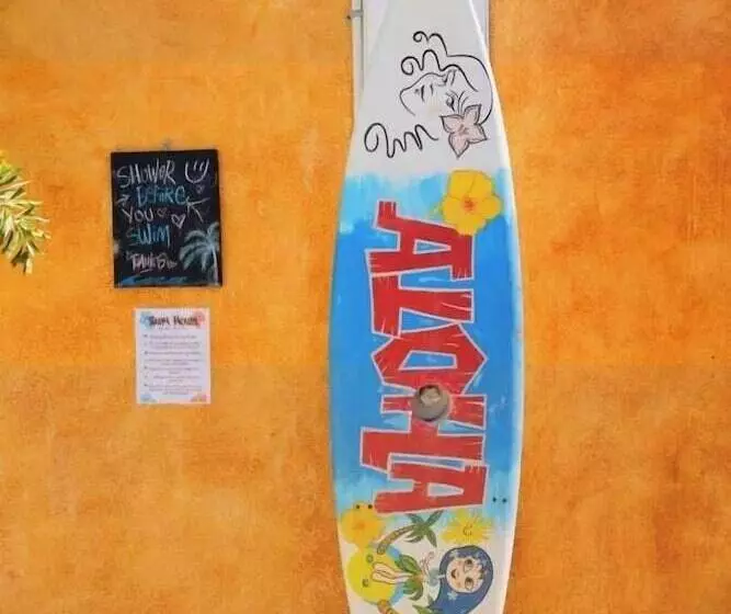 Retkeilymaja Surfnest Tamarindos