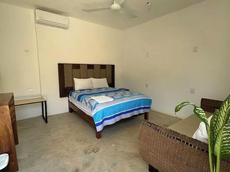 Retkeilymaja Surfnest Tamarindos