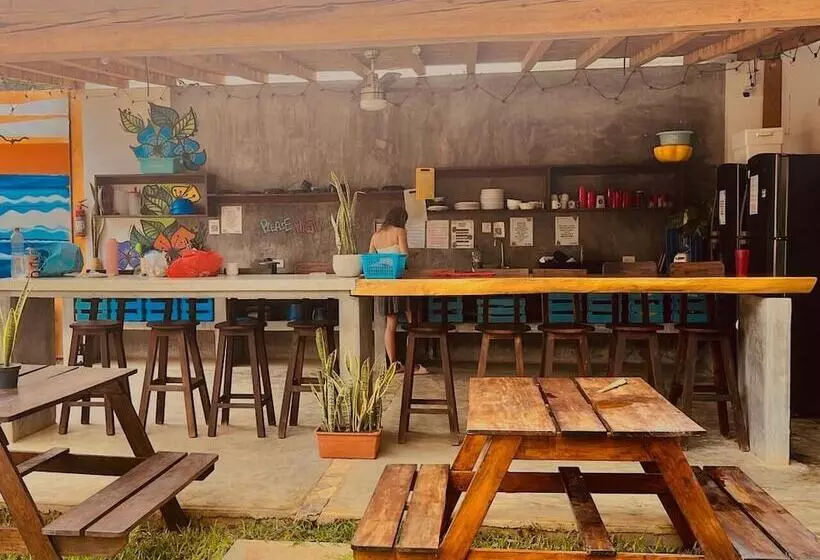 Retkeilymaja Surfnest Tamarindos