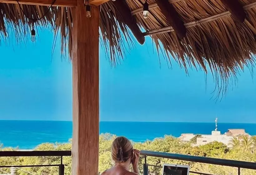 Retkeilymaja Surfnest Tamarindos