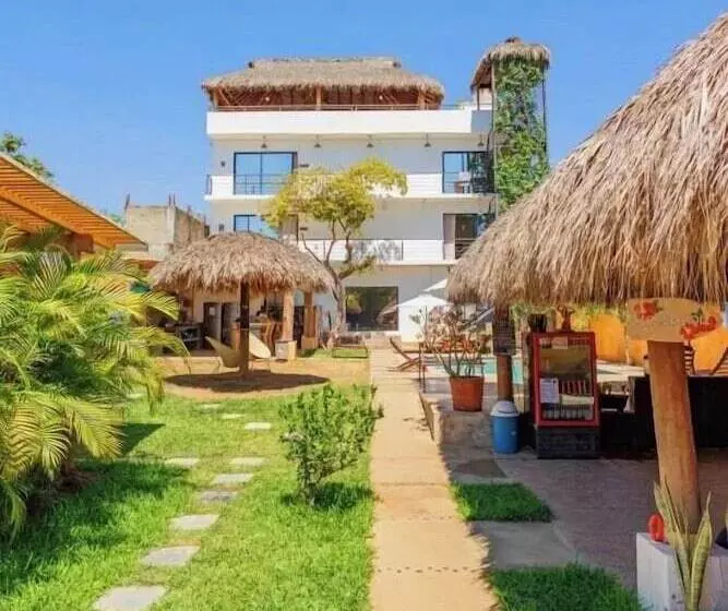 Retkeilymaja Surfnest Tamarindos