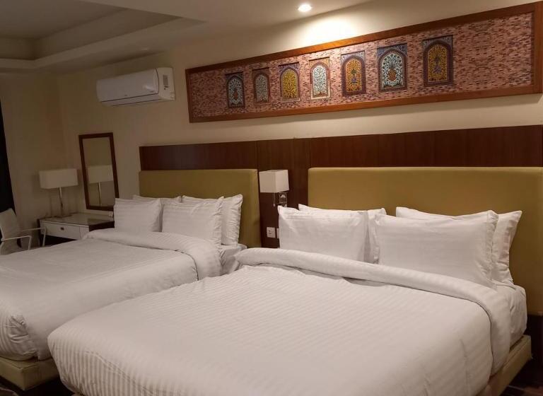 هتل Avari Xpress Gilgit