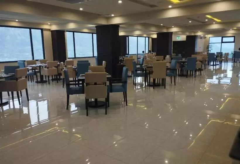 هتل Avari Xpress Gilgit