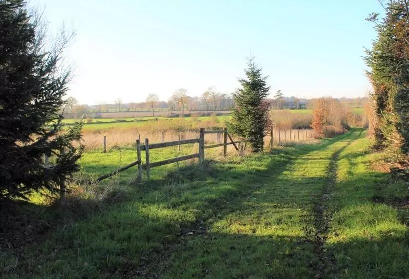 Aamiaismajoitus (B&B) Le Presbytère De Vieuvy