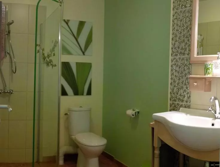 Aamiaismajoitus (B&B) Le Presbytère De Vieuvy