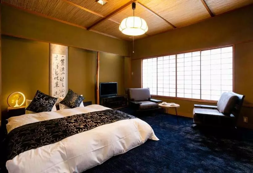 Hotelli 京よろず