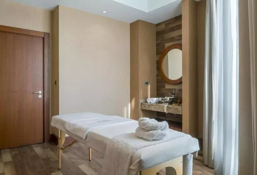 هتل Four Points By Sheraton Ikot Ekpene