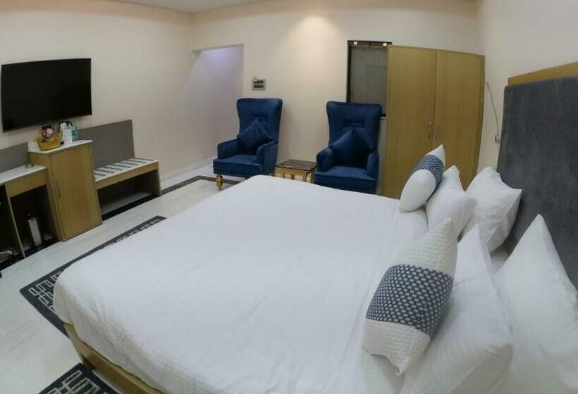 Hotel Jaswant Vilas 10mins From Railway & Bus Station
