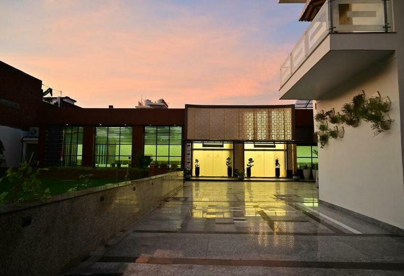 Hotel Jaswant Vilas 10mins From Railway & Bus Station