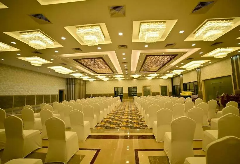 ホテル Jaswant Vilas   10mins From Railway & Bus Station