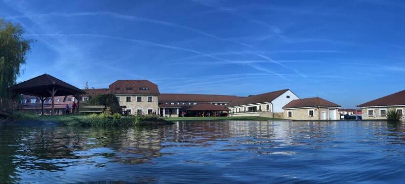 Szálloda Lions Nesuchyně